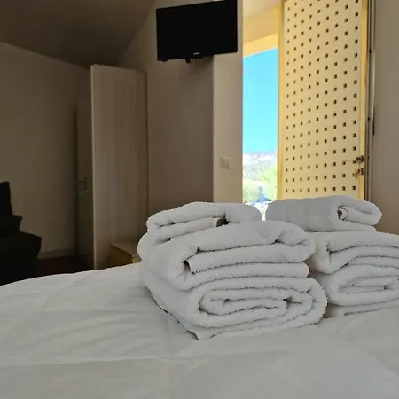 Hotel Bisus De Jara