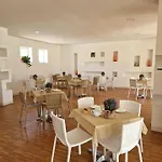 Bisus De Jara Hotel *