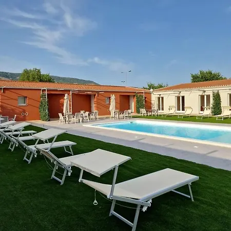 Hotel Bisus De Jara