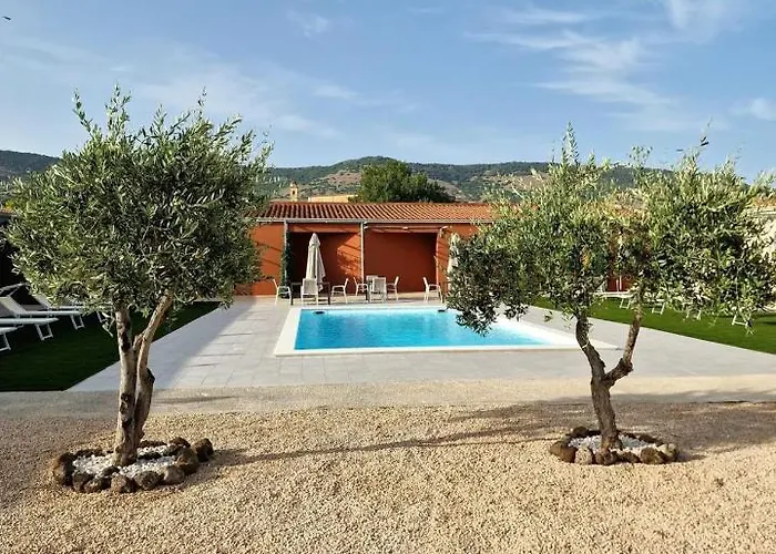 Hotel Bisus De Jara *